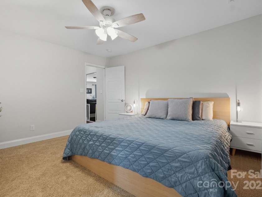 345 Knox Farm Road, Statesville, NC 28677.  MLS# CAR4304653, YatesRealty ID 8043. 