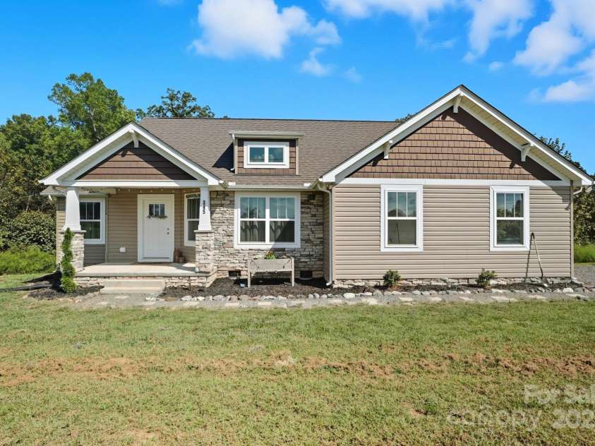 345 Knox Farm Road, Statesville, NC 28677.  MLS# CAR4304653, YatesRealty ID 8043. Another Subject Front View