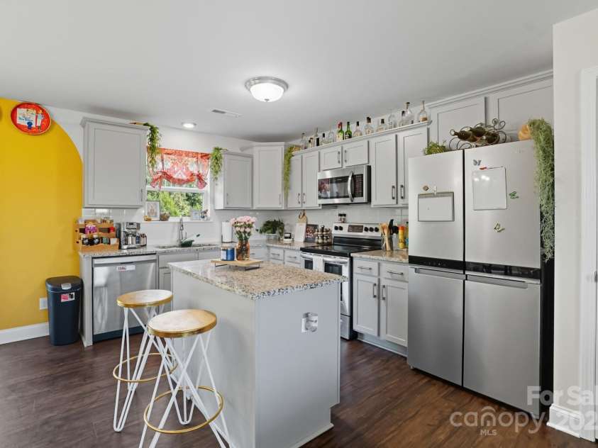 345 Knox Farm Road, Statesville, NC 28677.  MLS# CAR4304653, YatesRealty ID 8043. Kitchen Full View