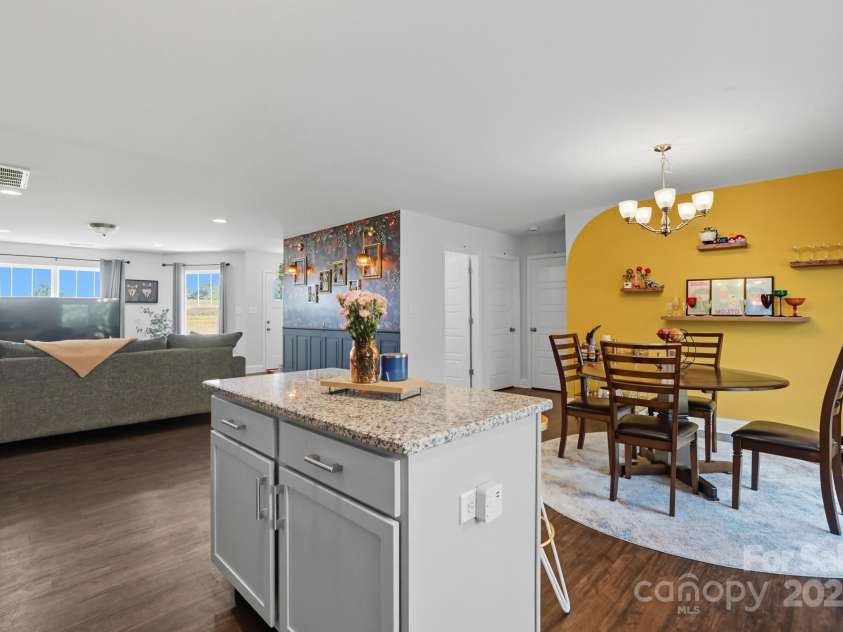 345 Knox Farm Road, Statesville, NC 28677.  MLS# CAR4304653, YatesRealty ID 8043. Open floorplan