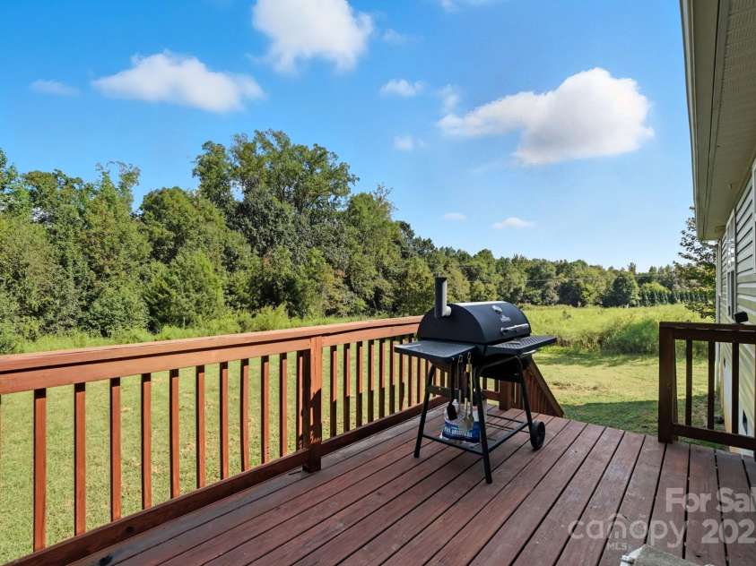 345 Knox Farm Road, Statesville, NC 28677.  MLS# CAR4304653, YatesRealty ID 8043. Rear Deck