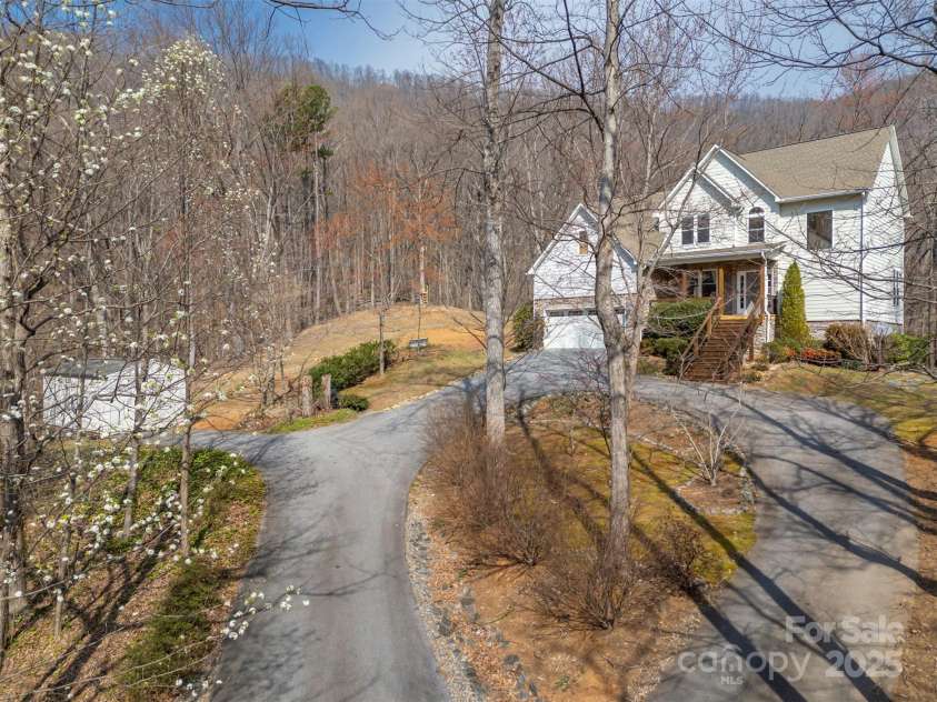 693 Rockwood Lane, Tryon, NC 28782.  MLS# CAR4234370, YatesRealty ID 8043. 