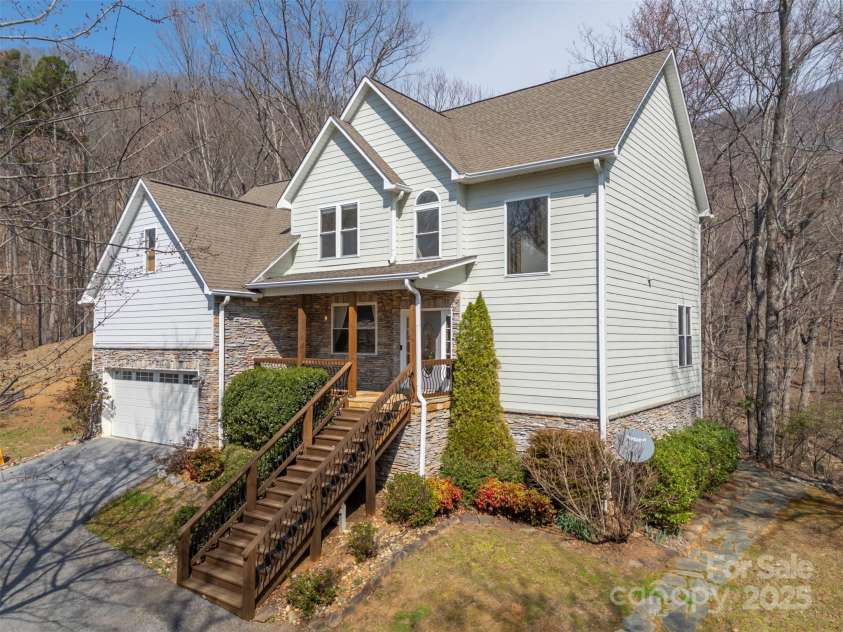 693 Rockwood Lane, Tryon, NC 28782.  MLS# CAR4234370, YatesRealty ID 8043. 