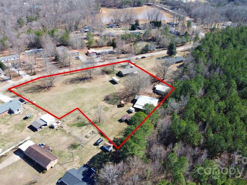 1354 Mirror Lake Road, Lincolnton, NC 28092.  MLS# CAR4220699, YatesRealty ID 8045. 