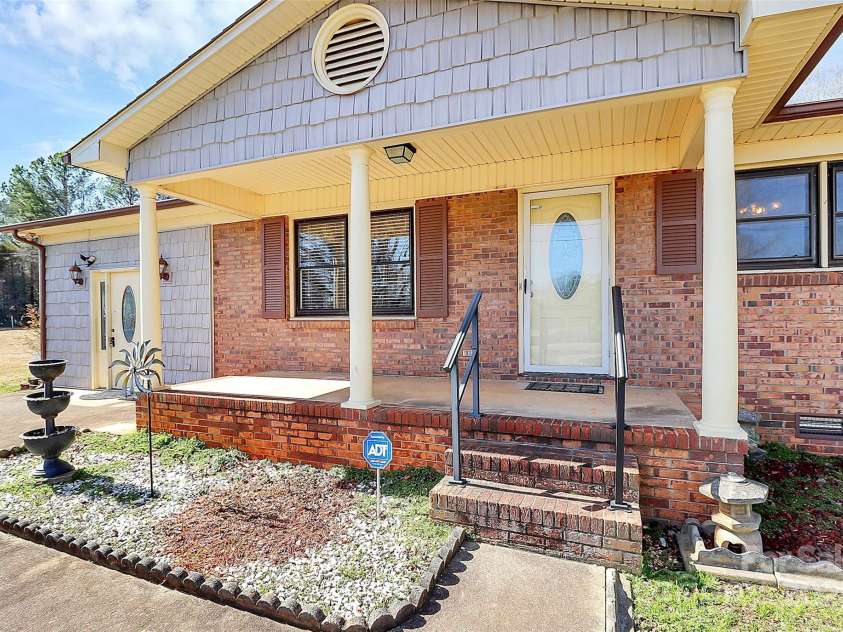 1354 Mirror Lake Road, Lincolnton, NC 28092.  MLS# CAR4220699, YatesRealty ID 8045. 