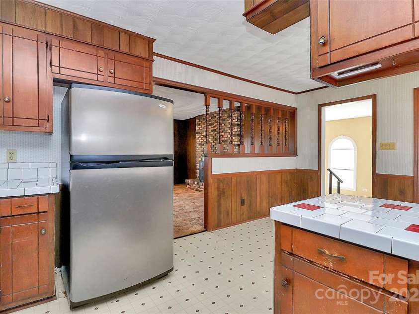 1354 Mirror Lake Road, Lincolnton, NC 28092.  MLS# CAR4220699, YatesRealty ID 8045. 