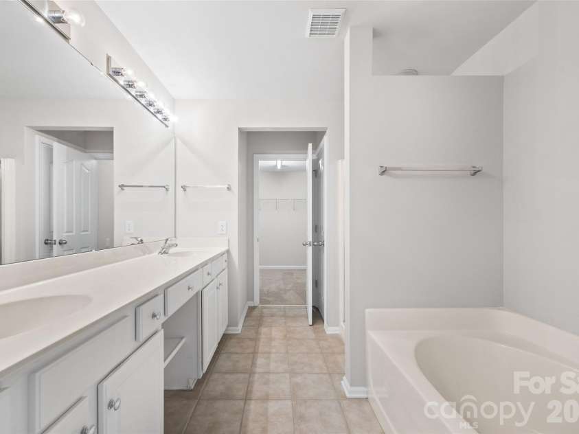 9923 Fallon Trace Avenue, Charlotte, NC 28277.  MLS# CAR4346938, YatesRealty ID 8045. 
