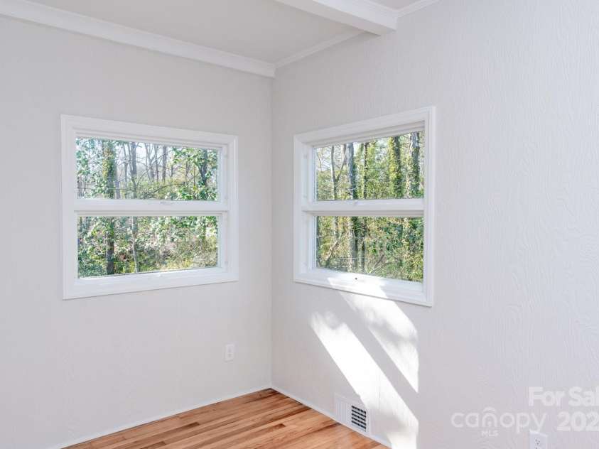 2504 Cannon Boulevard, Kannapolis, NC 28083.  MLS# CAR4211163, YatesRealty ID 8046. 