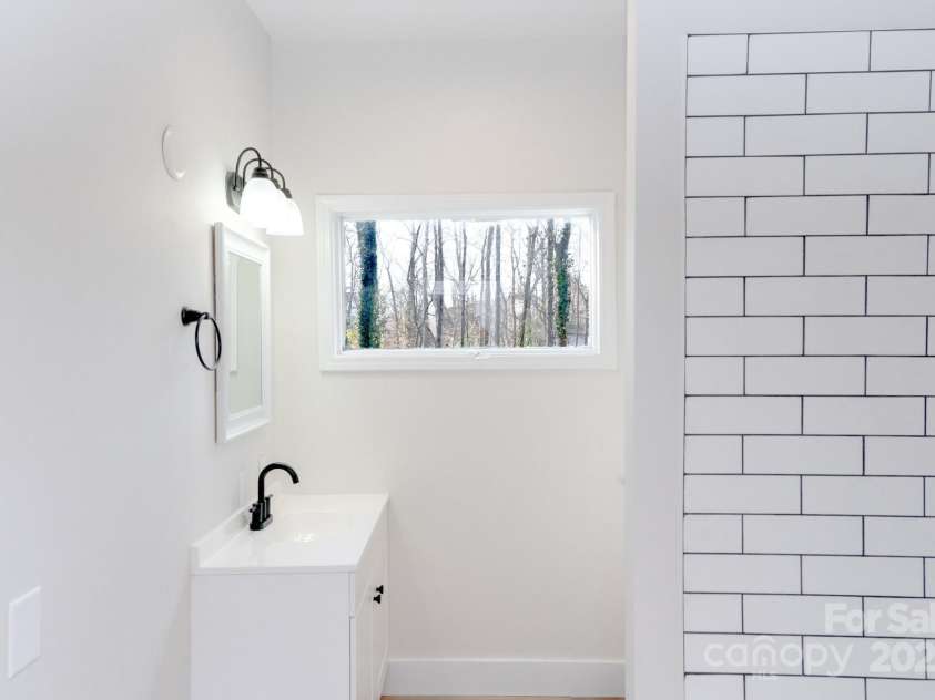 2504 Cannon Boulevard, Kannapolis, NC 28083.  MLS# CAR4211163, YatesRealty ID 8046. 