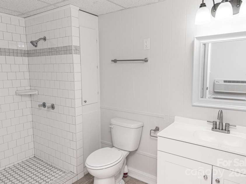 2504 Cannon Boulevard, Kannapolis, NC 28083.  MLS# CAR4211163, YatesRealty ID 8046. 