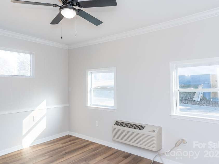 2504 Cannon Boulevard, Kannapolis, NC 28083.  MLS# CAR4211163, YatesRealty ID 8046. 