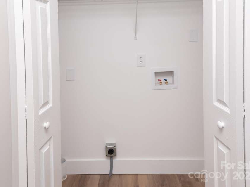 2504 Cannon Boulevard, Kannapolis, NC 28083.  MLS# CAR4211163, YatesRealty ID 8046. 