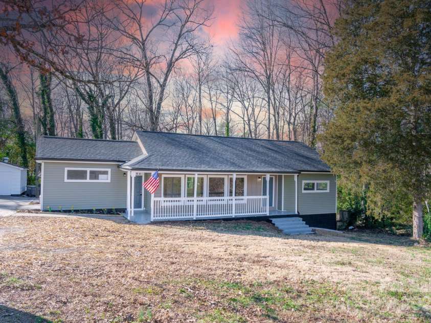 2504 Cannon Boulevard, Kannapolis, NC 28083.  MLS# CAR4211163, YatesRealty ID 8046. 