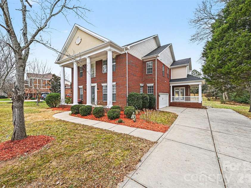 1305 Linden Glen Drive, Matthews, NC 28104.  MLS# CAR4340107, YatesRealty ID 8047. 