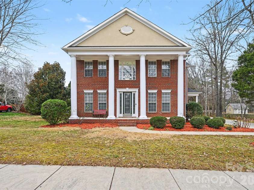 1305 Linden Glen Drive, Matthews, NC 28104.  MLS# CAR4340107, YatesRealty ID 8047. 