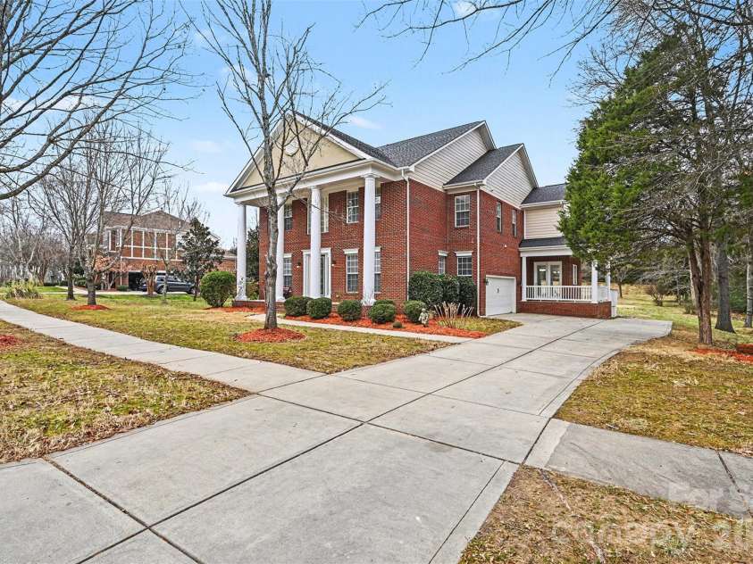 1305 Linden Glen Drive, Matthews, NC 28104.  MLS# CAR4340107, YatesRealty ID 8047. 