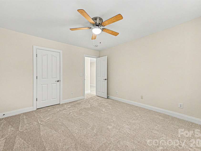 1305 Linden Glen Drive, Matthews, NC 28104.  MLS# CAR4340107, YatesRealty ID 8047. 