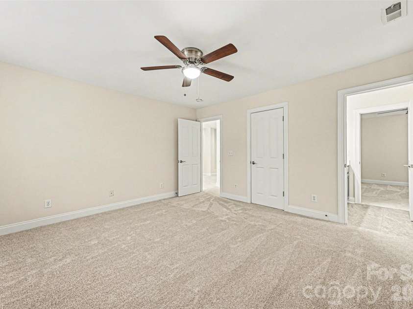 1305 Linden Glen Drive, Matthews, NC 28104.  MLS# CAR4340107, YatesRealty ID 8047. 