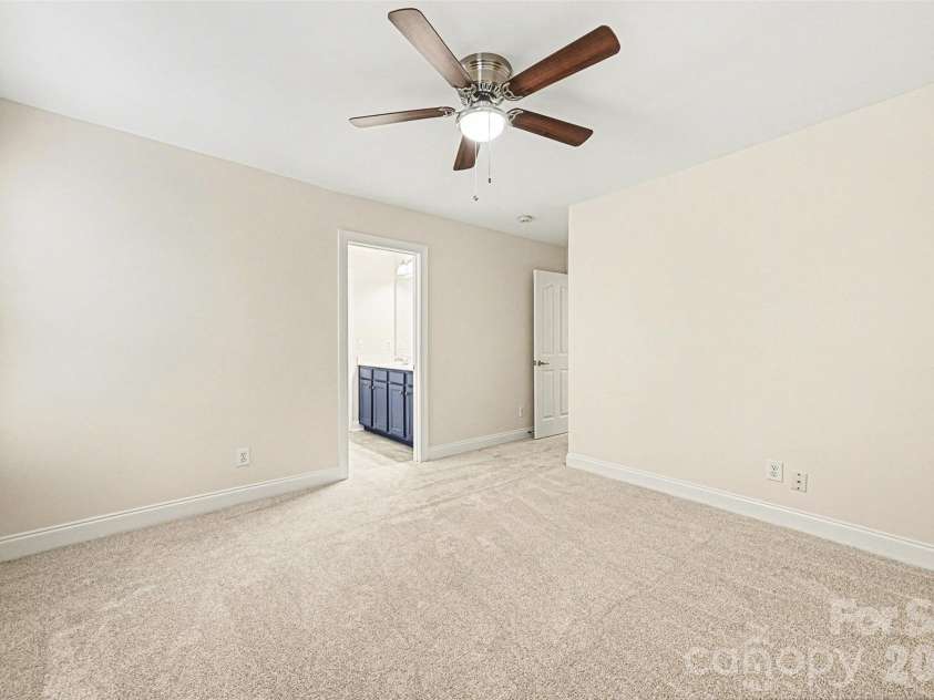 1305 Linden Glen Drive, Matthews, NC 28104.  MLS# CAR4340107, YatesRealty ID 8047. 