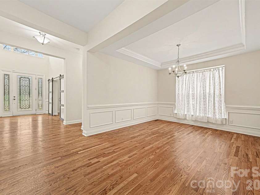 1305 Linden Glen Drive, Matthews, NC 28104.  MLS# CAR4340107, YatesRealty ID 8047. Dining Room