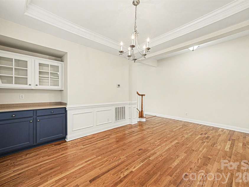 1305 Linden Glen Drive, Matthews, NC 28104.  MLS# CAR4340107, YatesRealty ID 8047. Dining Room