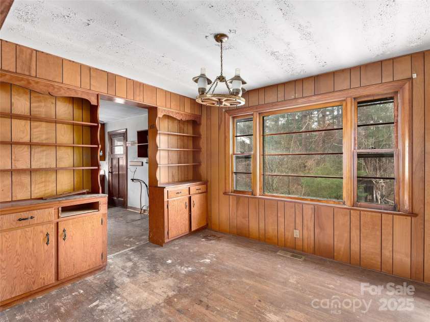 360 Lower Grassy Branch Road, Asheville, NC 28805.  MLS# CAR4244601, YatesRealty ID 8047. 