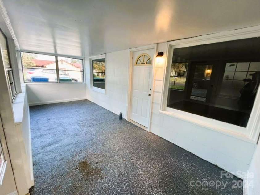 104 1/2 Tomberlin Road, Mount Holly, NC 28120.  MLS# CAR4187809, YatesRealty ID 8048. 