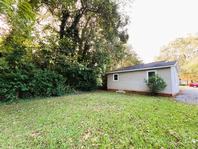 104 1/2 Tomberlin Road, Mount Holly, NC 28120.  MLS# CAR4187809, YatesRealty ID 8048. 