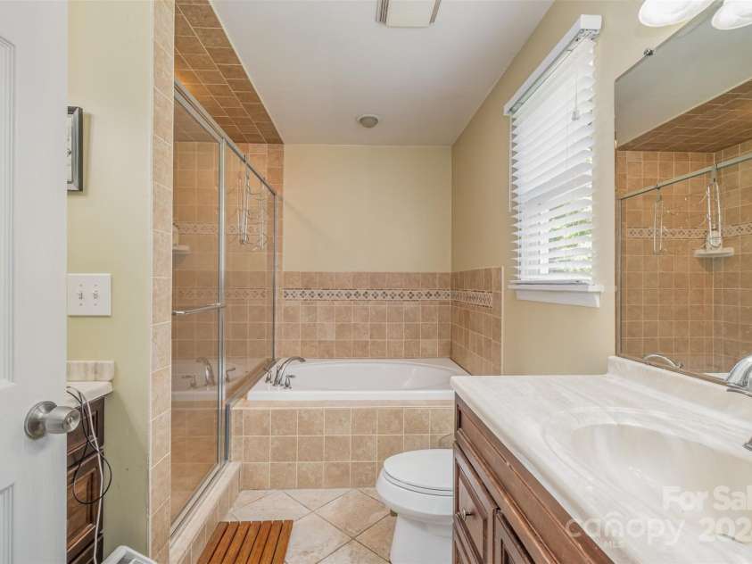 6200 Old Providence Road, Charlotte, NC 28226.  MLS# CAR4136069, YatesRealty ID 8049. 