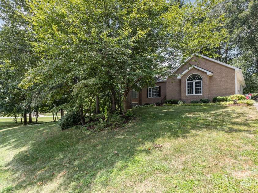101 Citation Lane, Gastonia, NC 28056.  MLS# CAR4279144, YatesRealty ID 805. 