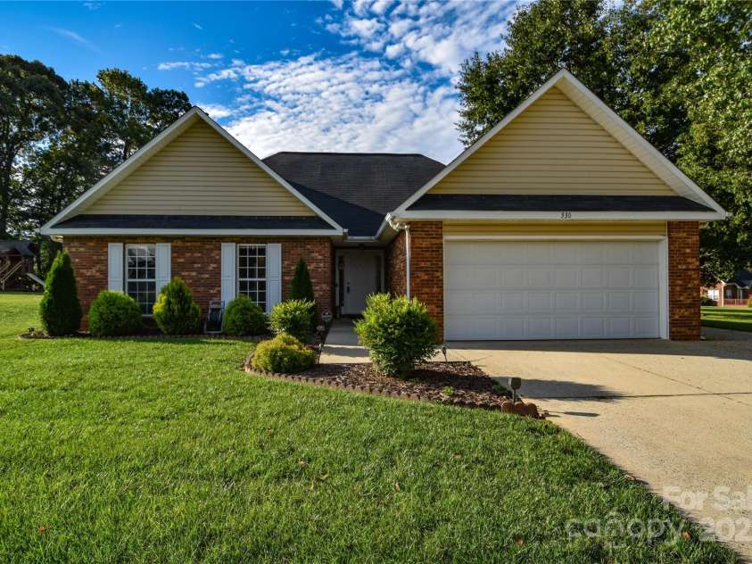 330 Kilmer Lane, Mooresville, NC 28115.  MLS# CAR4255974, YatesRealty ID 8050. 