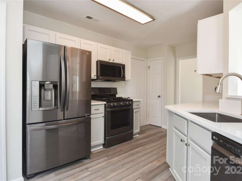 330 Kilmer Lane, Mooresville, NC 28115.  MLS# CAR4255974, YatesRealty ID 8050. 