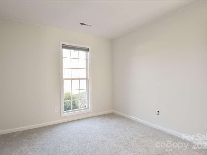 330 Kilmer Lane, Mooresville, NC 28115.  MLS# CAR4255974, YatesRealty ID 8050. 