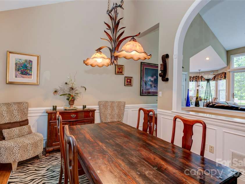 117 Hibiscus Lane, Asheville, NC 28803.  MLS# CAR4128496, YatesRealty ID 8051. 