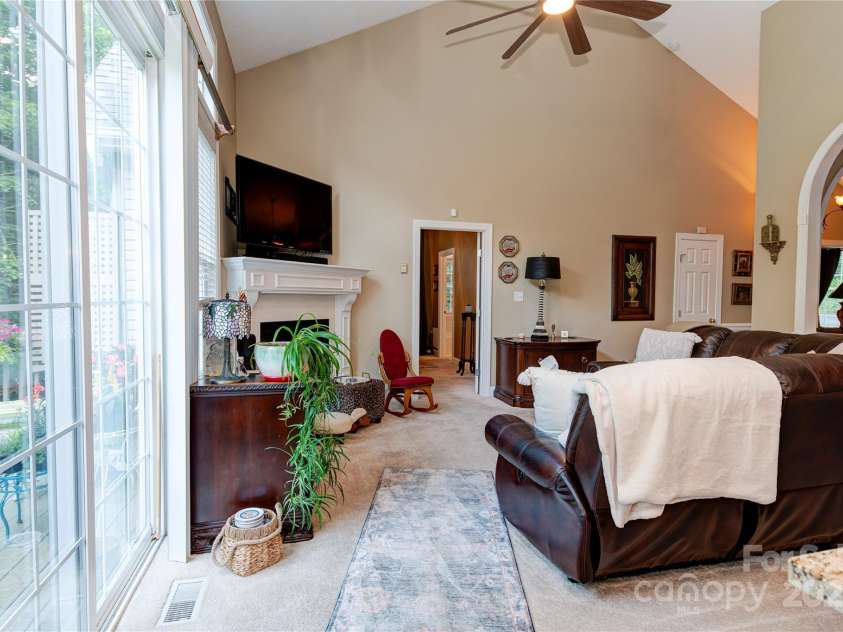 117 Hibiscus Lane, Asheville, NC 28803.  MLS# CAR4128496, YatesRealty ID 8051. 