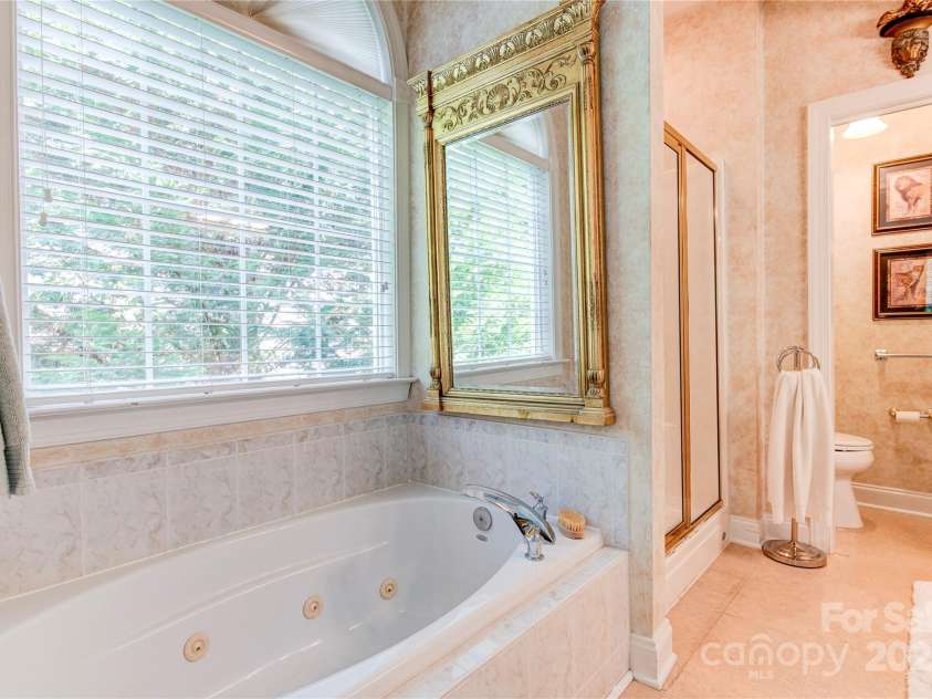 117 Hibiscus Lane, Asheville, NC 28803.  MLS# CAR4128496, YatesRealty ID 8051. 