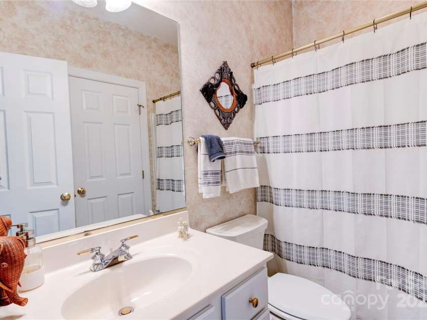 117 Hibiscus Lane, Asheville, NC 28803.  MLS# CAR4128496, YatesRealty ID 8051. 