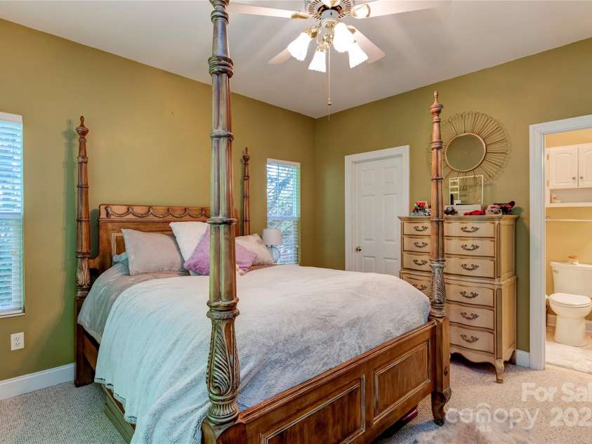 117 Hibiscus Lane, Asheville, NC 28803.  MLS# CAR4128496, YatesRealty ID 8051. 