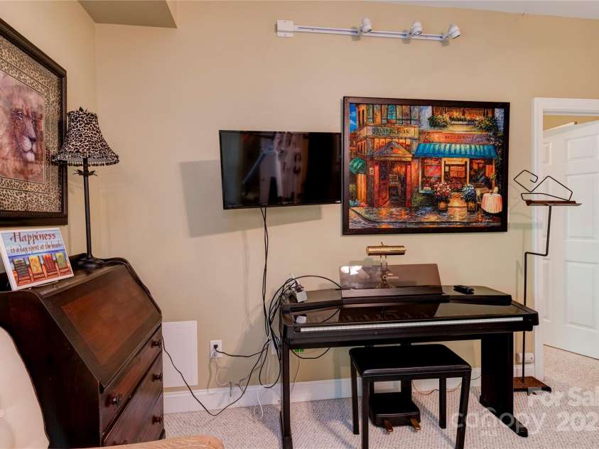 117 Hibiscus Lane, Asheville, NC 28803.  MLS# CAR4128496, YatesRealty ID 8051. 