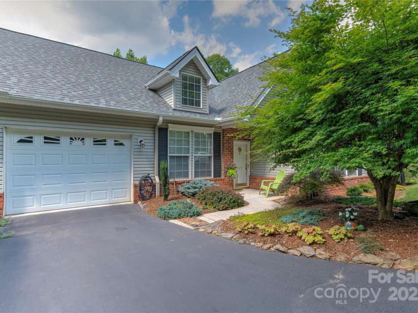 117 Hibiscus Lane, Asheville, NC 28803.  MLS# CAR4128496, YatesRealty ID 8051. Welcome home