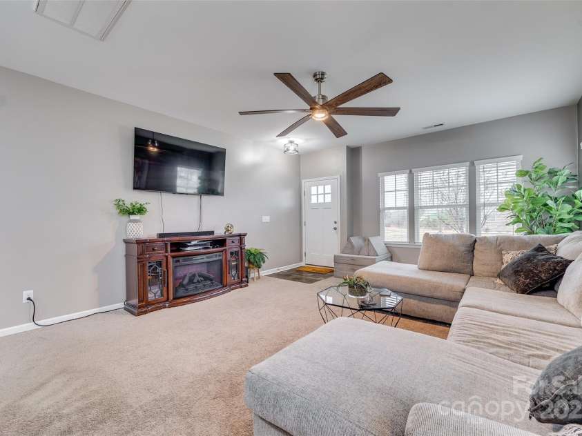 921 Von Buren Boulevard, Rock Hill, SC 29730.  MLS# CAR4223047, YatesRealty ID 8052. 