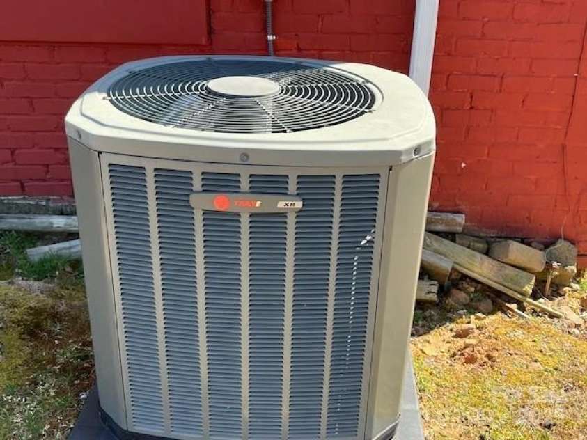 1522 Barcose Street, Lenoir, NC 28645.  MLS# CAR4228609, YatesRealty ID 8053. 