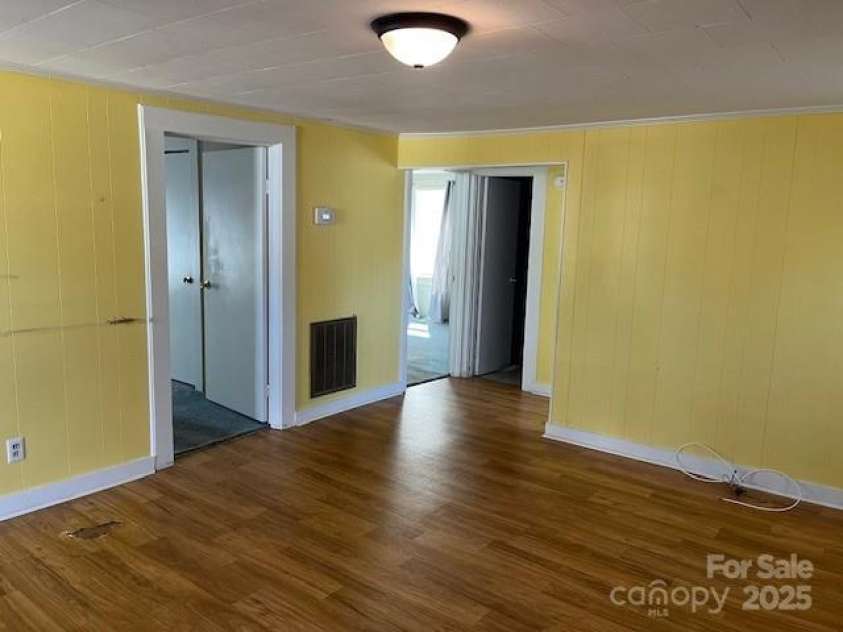 1522 Barcose Street, Lenoir, NC 28645.  MLS# CAR4228609, YatesRealty ID 8053. 