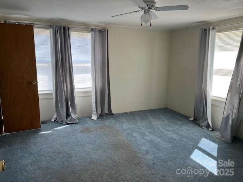 1522 Barcose Street, Lenoir, NC 28645.  MLS# CAR4228609, YatesRealty ID 8053. 