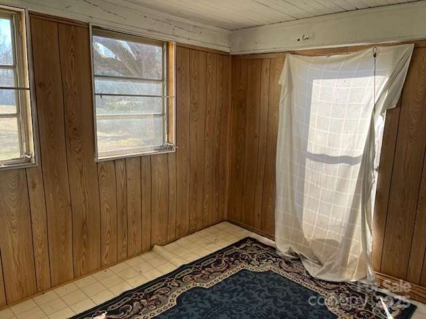 1522 Barcose Street, Lenoir, NC 28645.  MLS# CAR4228609, YatesRealty ID 8053. 