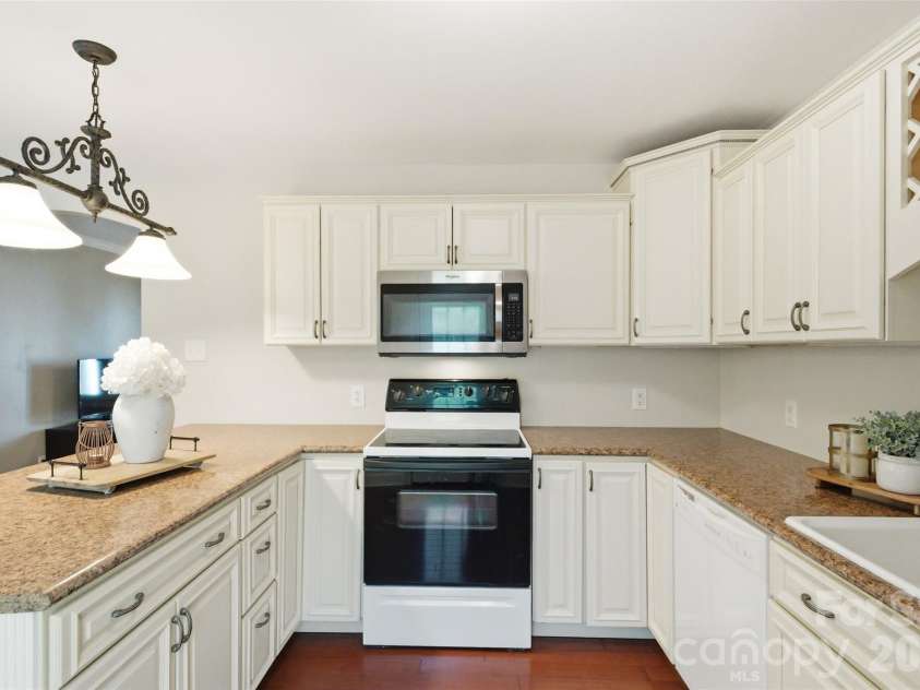 2291 Hicklin Bridge Road, Edgemoor, SC 29712.  MLS# CAR4362259, YatesRealty ID 8053. 
