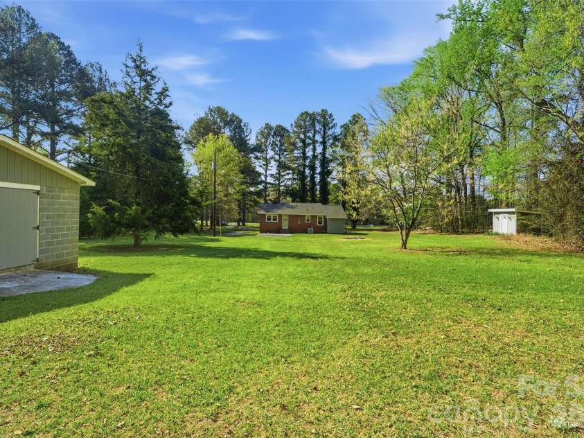 2291 Hicklin Bridge Road, Edgemoor, SC 29712.  MLS# CAR4362259, YatesRealty ID 8053. 