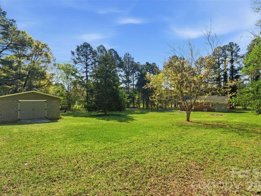 2291 Hicklin Bridge Road, Edgemoor, SC 29712.  MLS# CAR4362259, YatesRealty ID 8053. 