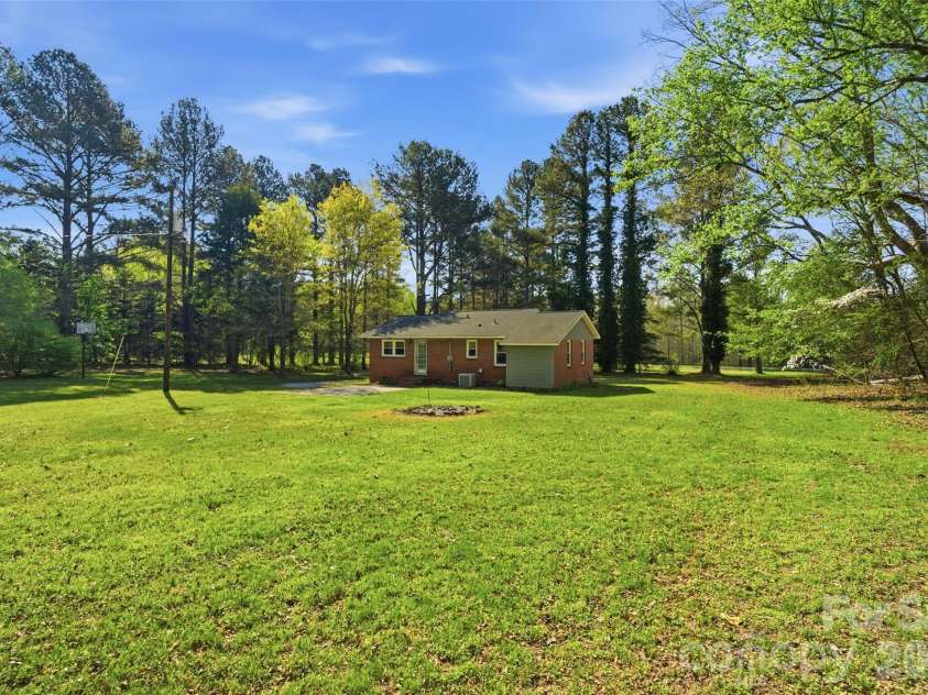 2291 Hicklin Bridge Road, Edgemoor, SC 29712.  MLS# CAR4362259, YatesRealty ID 8053. 