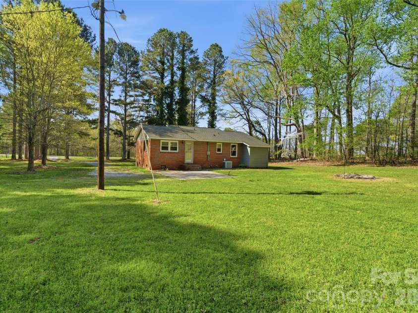 2291 Hicklin Bridge Road, Edgemoor, SC 29712.  MLS# CAR4362259, YatesRealty ID 8053. 